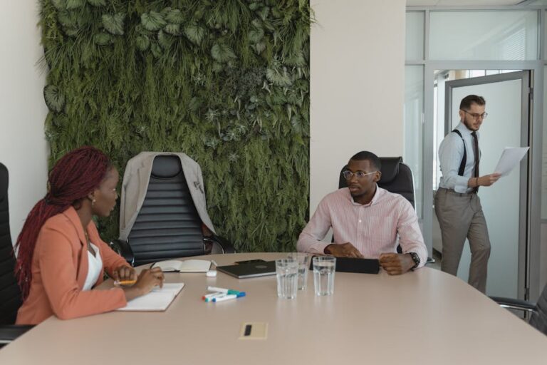 Cómo usar IA para resumir actas y sacar acciones en minutos