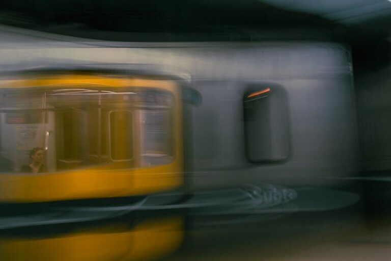 Irán refuerza complejo subterráneo cerca de sitio nuclear en medio de tensiones con EE.UU., según imágenes satelitales