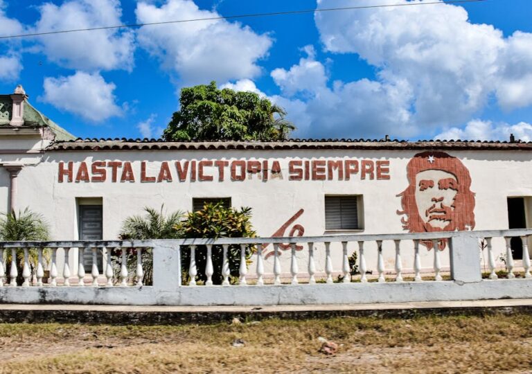 El ataque aéreo mortal en el juicio de Castro