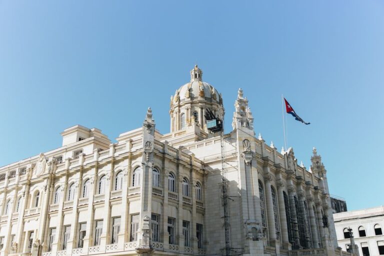 Cubanos buscan asilo en Brasil ante cierre de EE.UU.