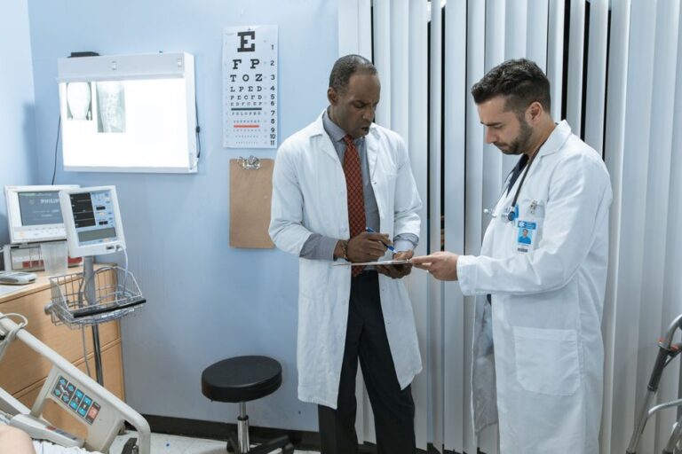 HHS convoca a expertos para estándares de IA clínica