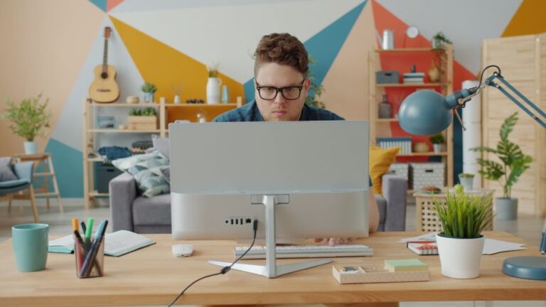 Transforma tu oficina en casa con un teclado ergonómico